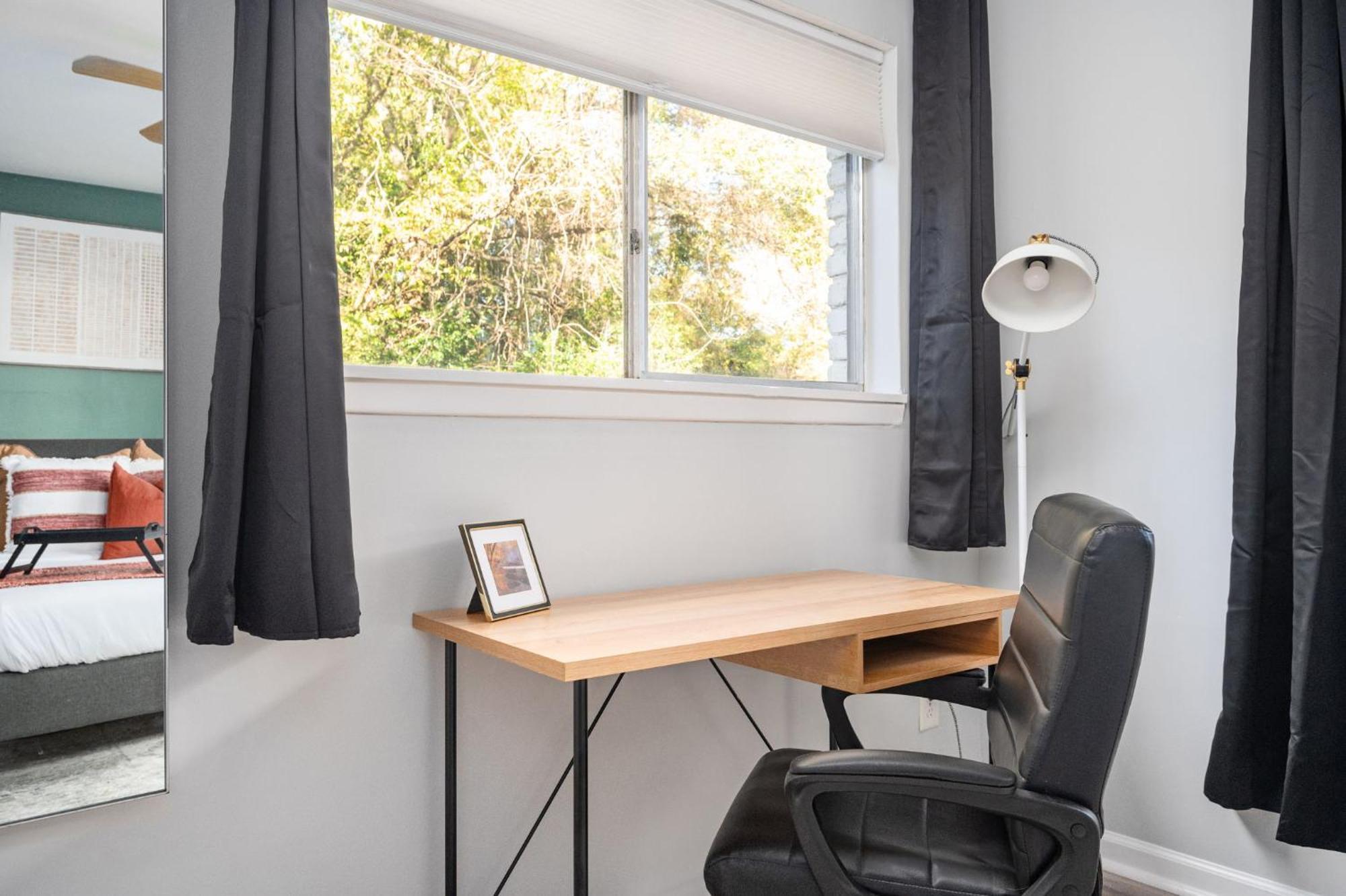 Quiet & Quaint Apartment, 5 Mins To Airport And 15 Mins To Downtown Atlanta Exteriör bild