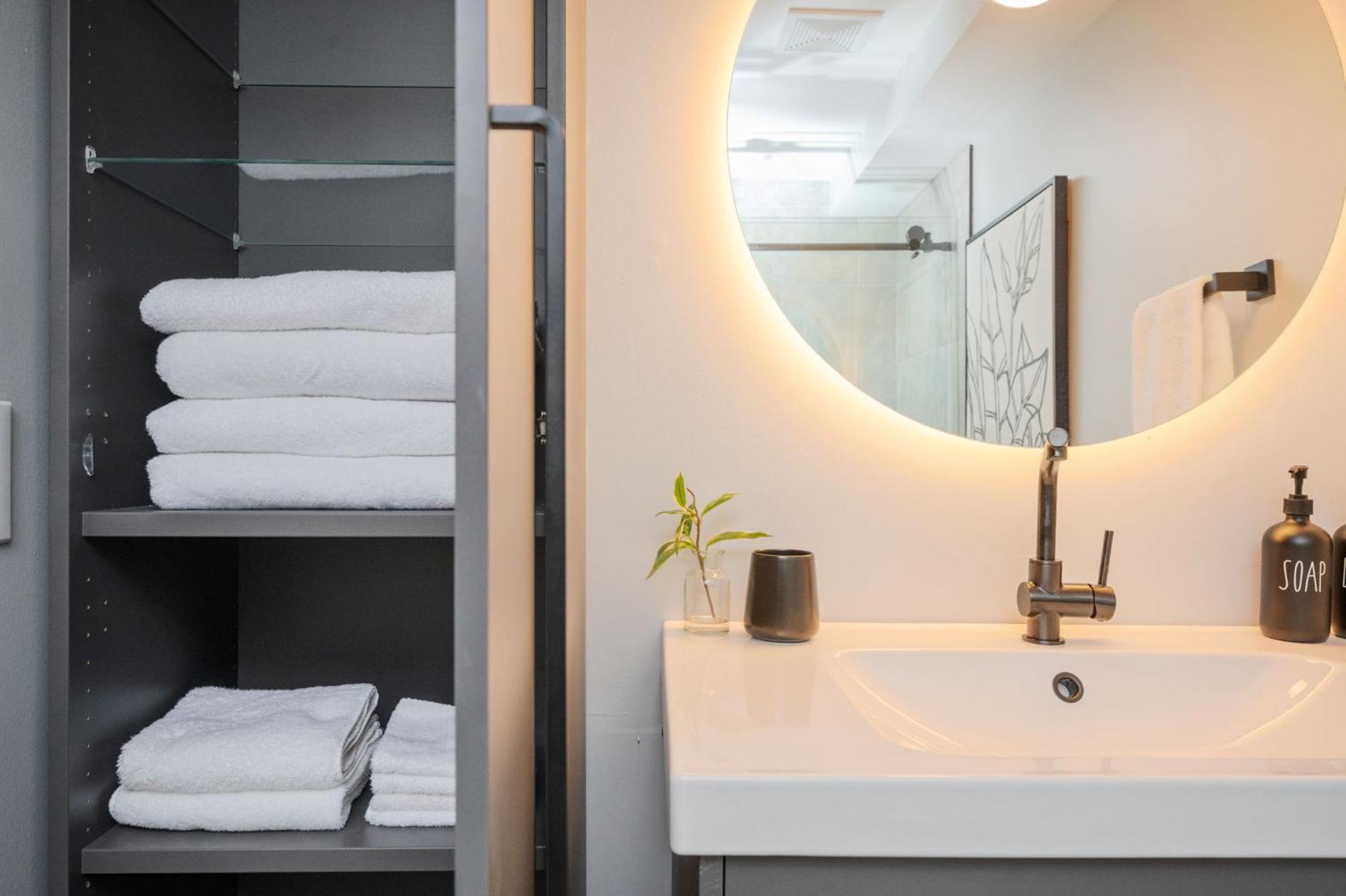Quiet & Quaint Apartment, 5 Mins To Airport And 15 Mins To Downtown Atlanta Exteriör bild