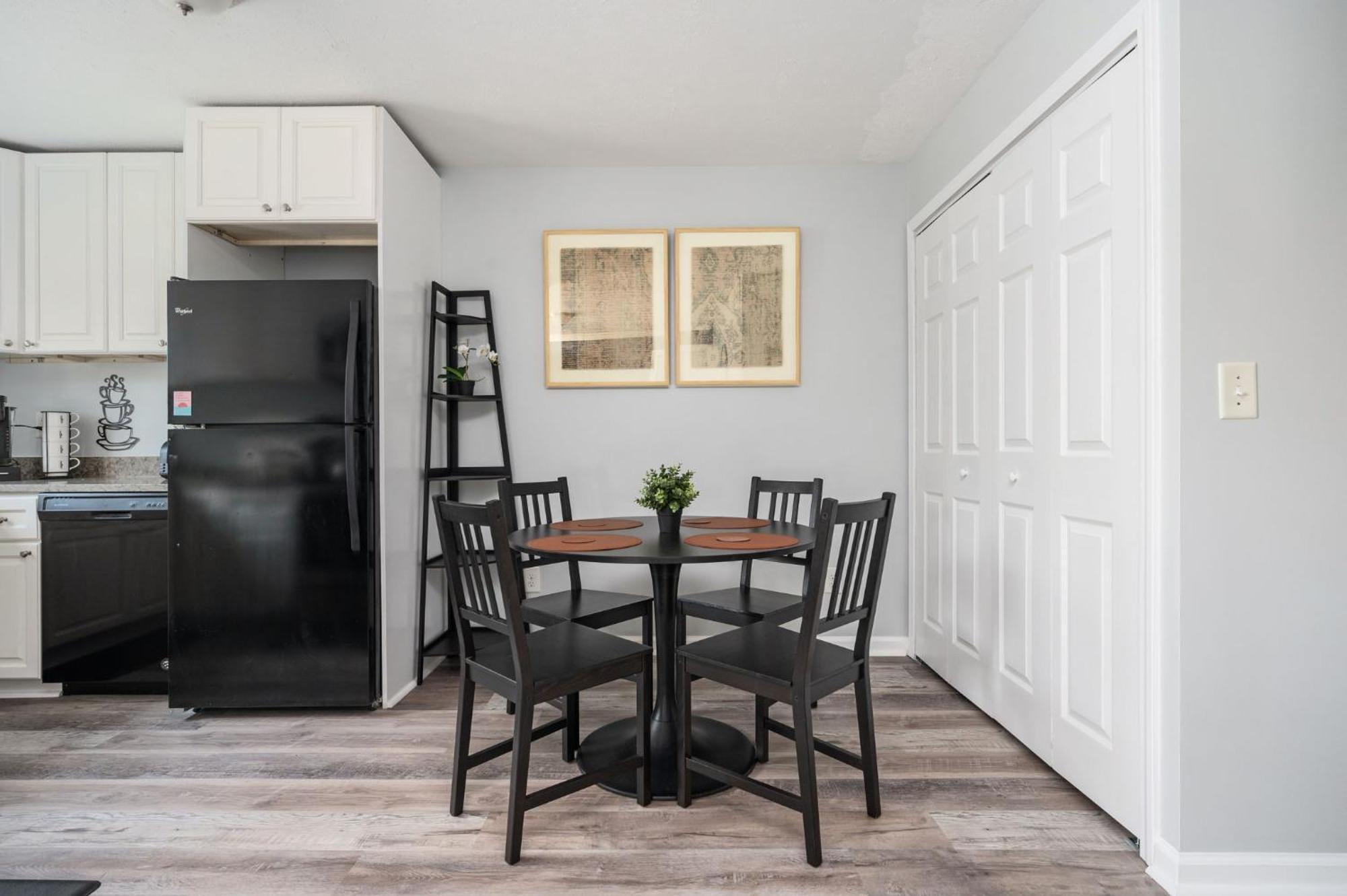 Quiet & Quaint Apartment, 5 Mins To Airport And 15 Mins To Downtown Atlanta Exteriör bild