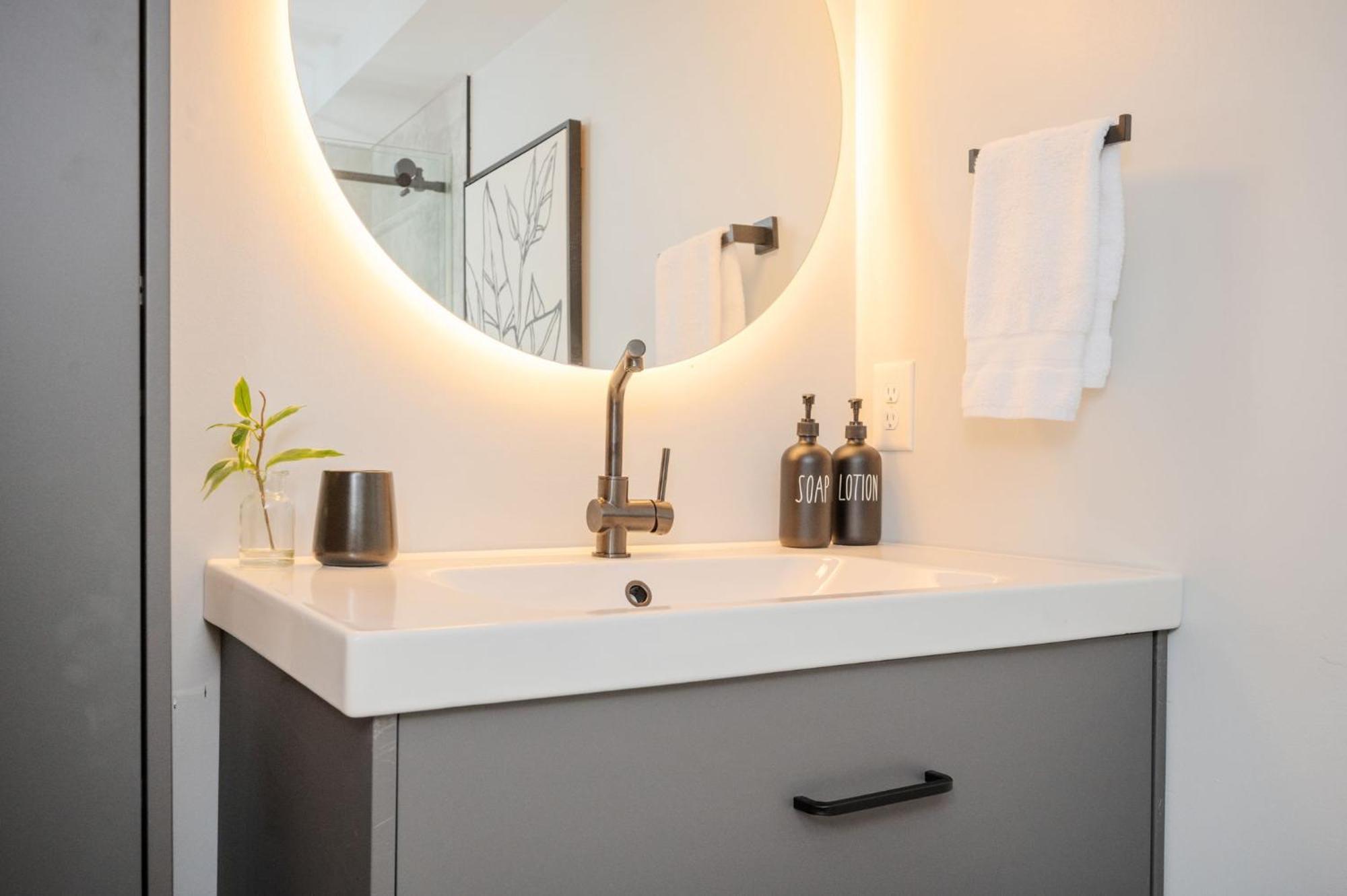 Quiet & Quaint Apartment, 5 Mins To Airport And 15 Mins To Downtown Atlanta Exteriör bild